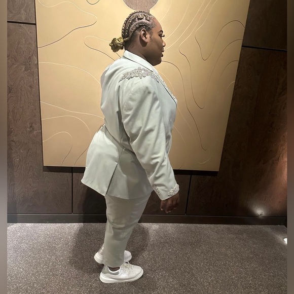 Prom suit - Picture 5 of 8